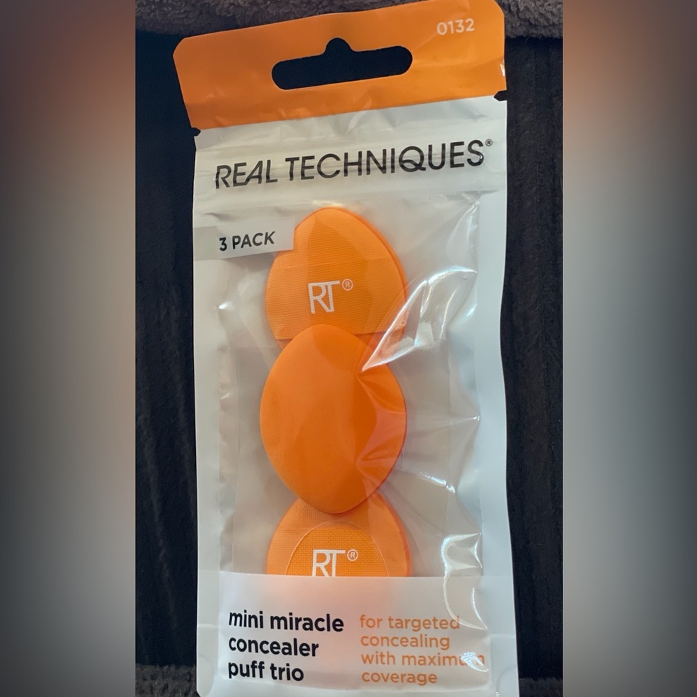 Concealer Sponges, Mini Miracle Puff Trio — Real Techniques - Picture 8 of 16